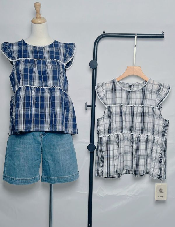 茶格蕾絲背心 格紋背心、微甜穿搭推薦、夏日背心推薦、法式穿搭單品、文青背心、百搭上衣推薦