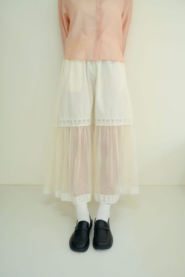 透紗繡花長裙 刺繡長裙、透紗裙子、氣質長裙、日系女裝、飄逸長裙推薦、夏季長裙子、約會穿搭女裝