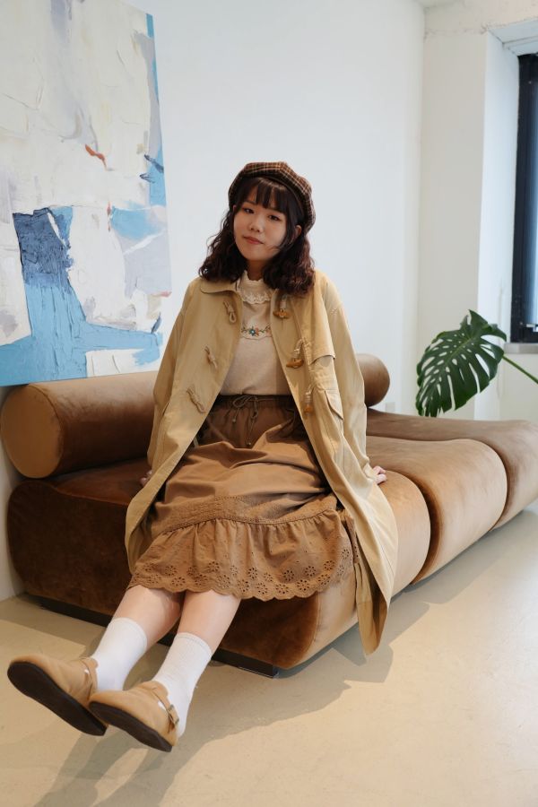 拼接蕾絲抽繩棉裙 拼接蕾絲抽繩棉裙、蕾絲棉裙、抽繩棉裙、秋冬女棉裙、百搭棉裙、下擺蕾絲裙、日常穿搭裙、休閒棉裙、女棉裙、舒適棉裙、約會裙、秋冬百搭裙