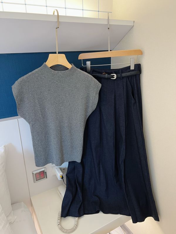 針織短袖 針織短袖、棉質短袖、日系上衣、百搭針織、彈性上衣、日系穿搭、舒適短袖、休閒上衣、女裝針織、秋季上衣