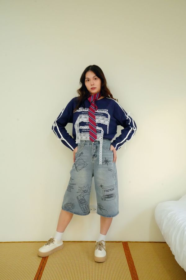 街頭塗鴉七分褲 塗鴉七分褲, 街頭七分褲, 休閒七分褲, 潮流七分褲, 百搭七分褲, 個性塗鴉褲, 舒適七分褲, 街頭休閒褲, 男生女生七分褲