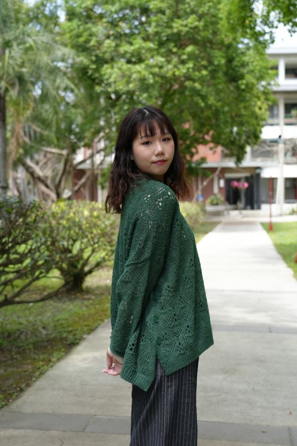 羊毛排釦側開上衣 羊毛上衣、排釦上衣、側開衩上衣、針織長袖、日系上衣、混紡針織、秋冬上衣、設計款上衣、氣質針織、百搭針織上衣