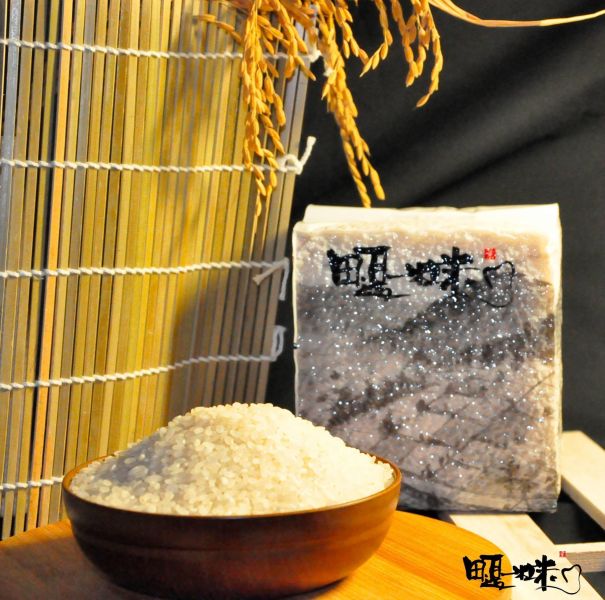 田邊一粒米:一包一等米 1.2kg 醒味白米,嘉義白米,台灣白米,白米推薦,香Q白米,優質白米,1.2公斤白米,小包裝白米,家庭用白米,新鮮白米,在地好米,嘉義好米,日常白米,米推薦,台灣稻米