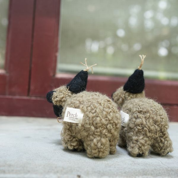 羊毛氈偶 | 黑羊 保育類、羊毛氈, 手工羊毛氈, 羊毛氈製品, 紐西蘭羊毛,公平貿易商品,手作,禮物