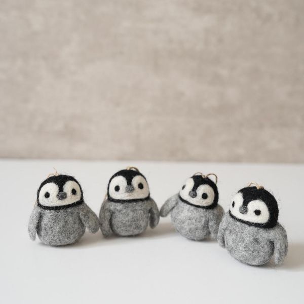 羊毛氈吊飾 | 冰原小企鵝 羊毛氈, 手工羊毛氈, 羊毛氈製品, 紐西蘭羊毛,公平貿易商品,手作,禮物