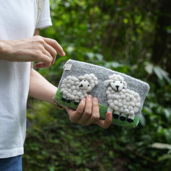 羊毛氈收納袋 | 立體綿羊 羊毛氈容器, 羊毛氈收納, 手工羊毛氈, 羊毛氈製品, 紐西蘭羊毛,公平貿易商品,手作,禮物