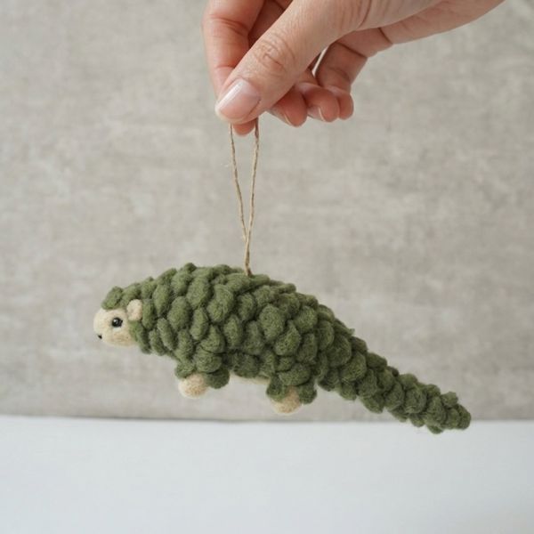 羊毛氈偶 掛飾 | 穿山甲 保育類、羊毛氈, 手工羊毛氈, 羊毛氈製品, 紐西蘭羊毛,公平貿易商品,手作,禮物