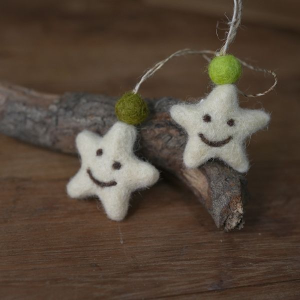 羊毛氈吊飾 | 小星星 羊毛氈, 手工羊毛氈, 羊毛氈製品, 紐西蘭羊毛,公平貿易商品,手作,禮物