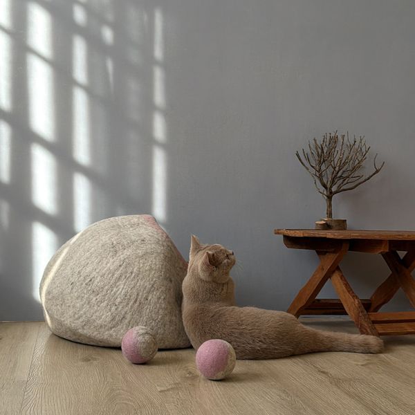 羊毛氈寵物窩 | 送逗貓球 羊毛氈, 手工羊毛氈, 羊毛氈製品, 紐西蘭羊毛,公平貿易商品,手作,禮物,貓屋,寵物窩