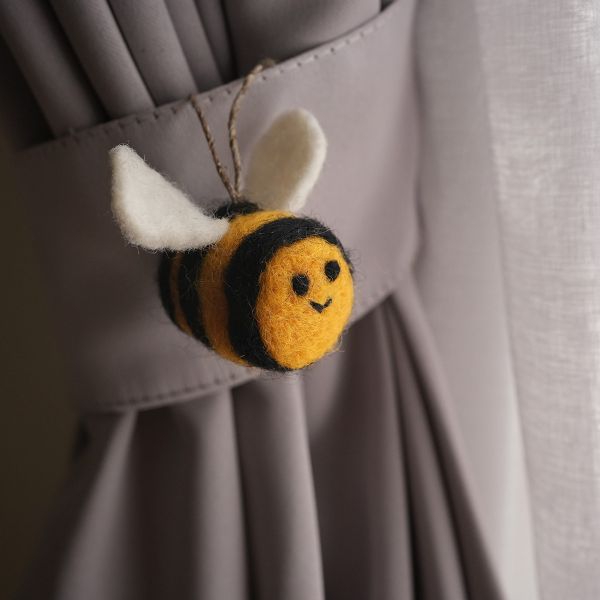 羊毛氈吊飾 | 開心蜜蜂 羊毛氈, 手工羊毛氈, 羊毛氈製品, 紐西蘭羊毛,公平貿易商品,手作,禮物