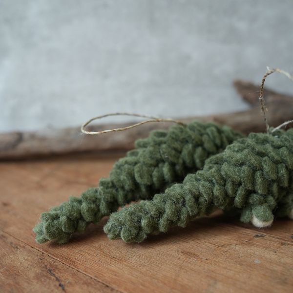 羊毛氈偶 掛飾 | 穿山甲 保育類、羊毛氈, 手工羊毛氈, 羊毛氈製品, 紐西蘭羊毛,公平貿易商品,手作,禮物