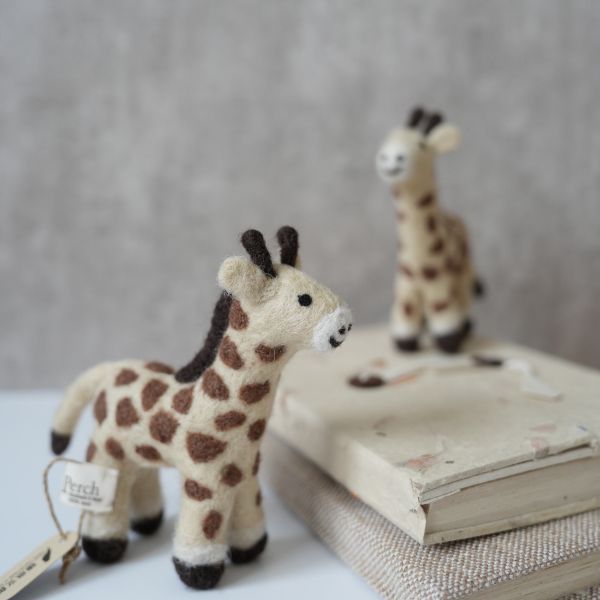 羊毛氈偶 | 長頸鹿 保育類、羊毛氈, 手工羊毛氈, 羊毛氈製品, 紐西蘭羊毛,公平貿易商品,手作,禮物