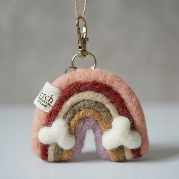 羊毛氈鑰匙圈 / 別針 | 彩虹(3款配色) 零錢包, 羊毛氈收納, 手工羊毛氈, 羊毛氈製品, 紐西蘭羊毛,公平貿易商品,手作,禮物
