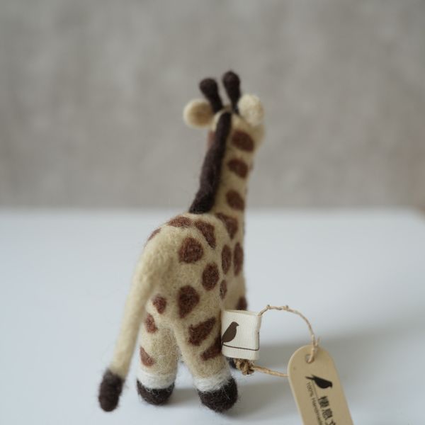 羊毛氈偶 | 長頸鹿 保育類、羊毛氈, 手工羊毛氈, 羊毛氈製品, 紐西蘭羊毛,公平貿易商品,手作,禮物