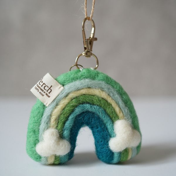 羊毛氈鑰匙圈 / 別針 | 彩虹(3款配色) 零錢包, 羊毛氈收納, 手工羊毛氈, 羊毛氈製品, 紐西蘭羊毛,公平貿易商品,手作,禮物