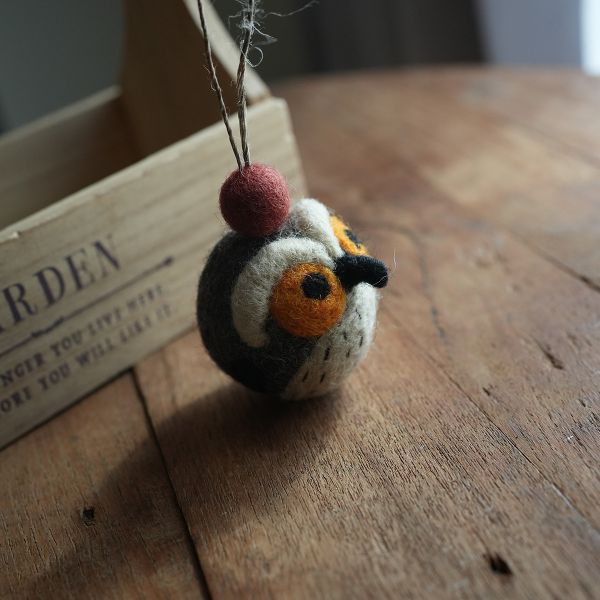 羊毛氈吊飾 | 圓滾滾貓頭鷹 羊毛氈, 手工羊毛氈, 羊毛氈製品, 紐西蘭羊毛,公平貿易商品,手作,禮物