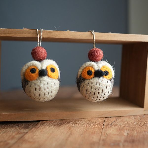 羊毛氈吊飾 | 圓滾滾貓頭鷹 羊毛氈, 手工羊毛氈, 羊毛氈製品, 紐西蘭羊毛,公平貿易商品,手作,禮物