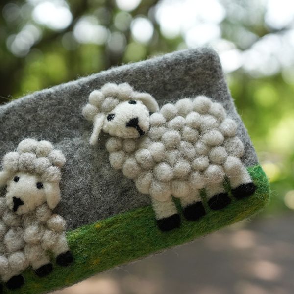 羊毛氈收納袋 | 立體綿羊 羊毛氈容器, 羊毛氈收納, 手工羊毛氈, 羊毛氈製品, 紐西蘭羊毛,公平貿易商品,手作,禮物