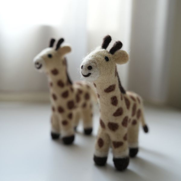 羊毛氈偶 | 長頸鹿 保育類、羊毛氈, 手工羊毛氈, 羊毛氈製品, 紐西蘭羊毛,公平貿易商品,手作,禮物