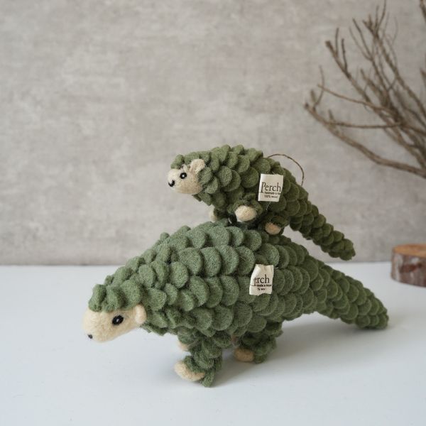 羊毛氈偶 掛飾 | 穿山甲 保育類、羊毛氈, 手工羊毛氈, 羊毛氈製品, 紐西蘭羊毛,公平貿易商品,手作,禮物