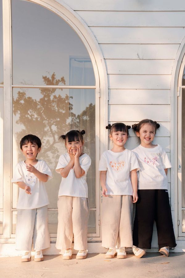 TALKOO 愛心說話衣(白) 愛心說話衣, 台灣製童裝, 有機棉童裝, 學注音童裝, 學習遊戲衣服, 兒童語言學習T恤, TALKOO 愛心衣, 白色童裝T恤, 3歲童裝, 4歲童裝, 5歲童裝, 6歲童裝, 7歲童裝, 8歲童裝, 親子互動童裝, 白色親子裝, 學注音衣服, 兒童創意衣服, 台灣製親子裝