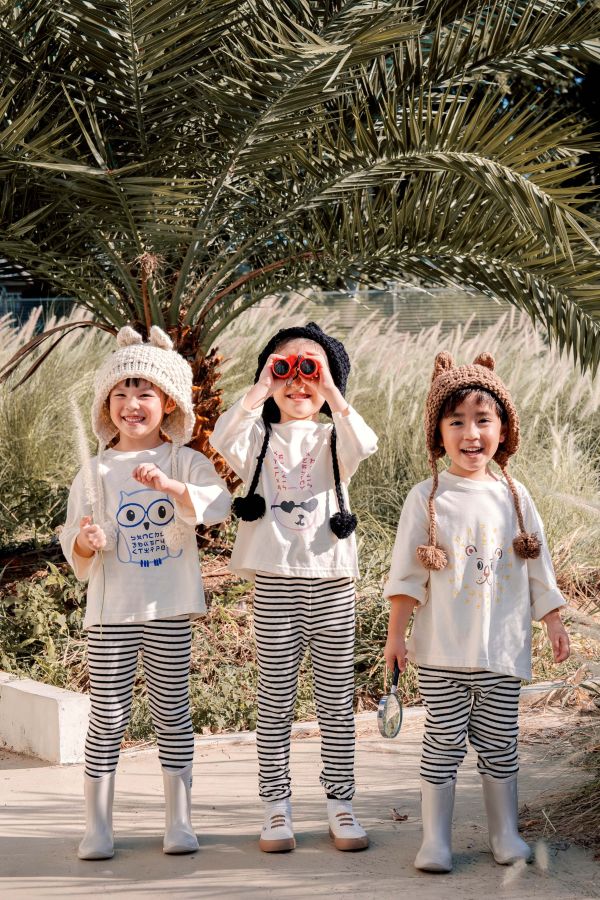 TALKOO 動物探險衣(三款) TALKOO, 動物探險衣, 兒童長袖T恤, 台灣製童裝, 純棉上衣, 親子裝, 傾聽兔, 勇氣獅, 學習鴞, 注音貼紙衣, 語言創作衣, 3-8歲童裝, 秋冬童裝, 親膚長袖, 可愛動物圖案衣, 親子禮物