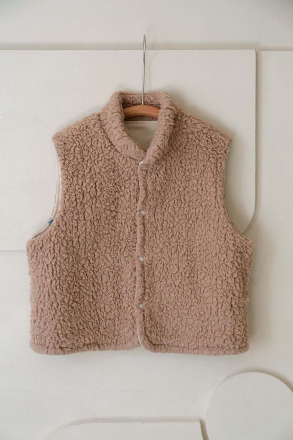 TALKOO注音花園印花兩穿毛絨背心 注音花園背心,兩穿背心,台灣製造童裝背心,搖粒絨背心,斜紋布背心,注音印花背心,TALKOO背心,ㄅㄆㄇ印花童裝,兒童秋冬背心,親子款背心,童裝羽絨替代背心,雙面穿背心,保暖童裝背心,柔軟搖粒絨童裝,耐磨斜紋布背心,男女童背心,學齡前童裝背心,冬季童裝外套替代,輕暖背心推薦,兒童保暖層,秋冬穿搭背心,台灣設計童裝背心,文化印花童裝,特色印花背心,語言主題背心,注音花園兩穿背心,兒童立領背心,親膚童