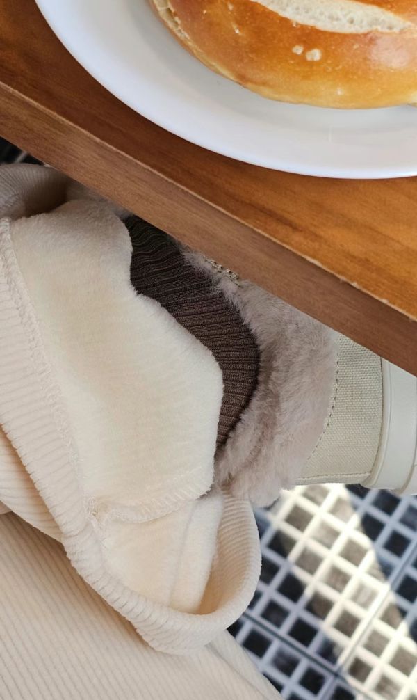 正韓顯瘦長加絨燈芯絨褲 正韓時尚穿搭,韓國時尚穿搭,正韓服飾,正韓衣服,正韓百搭服飾,正韓衣服穿搭,正韓百搭服飾,韓國服裝,韓國衣服,韓國服飾,正韓休閒穿搭,韓國休閒穿搭,正韓燈芯絨褲,韓國燈芯絨褲,正韓加絨褲,韓國加絨褲