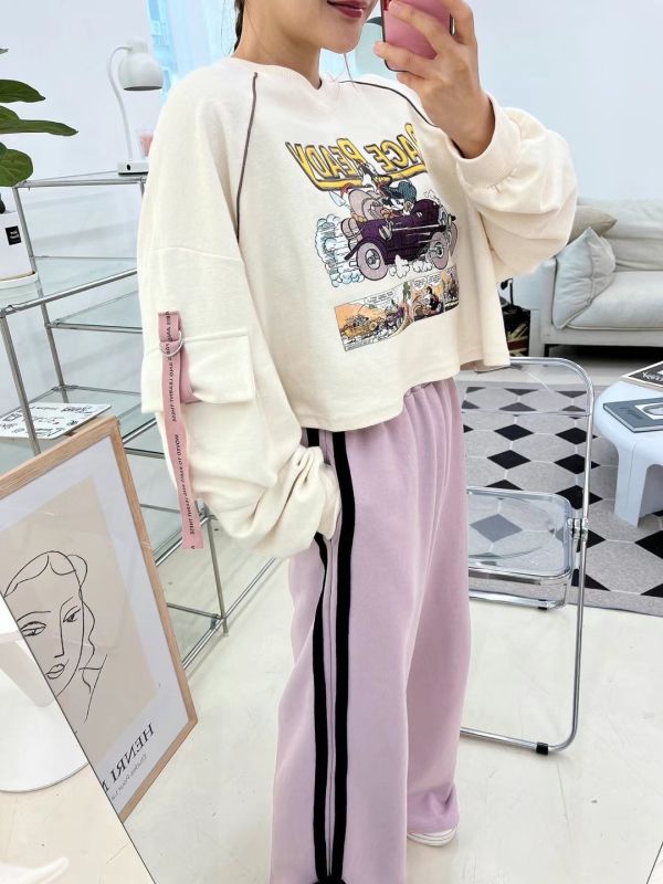 正韓口袋造型袖短版上衣 正韓時尚穿搭,韓國時尚穿搭,正韓服飾,正韓衣服,正韓百搭服飾,正韓衣服穿搭,正韓百搭服飾,韓國服裝,韓國衣服,韓國服飾,正韓時尚休閒穿搭,正韓圓領上衣,韓國短板上衣,正韓長袖上衣,韓國長袖上衣