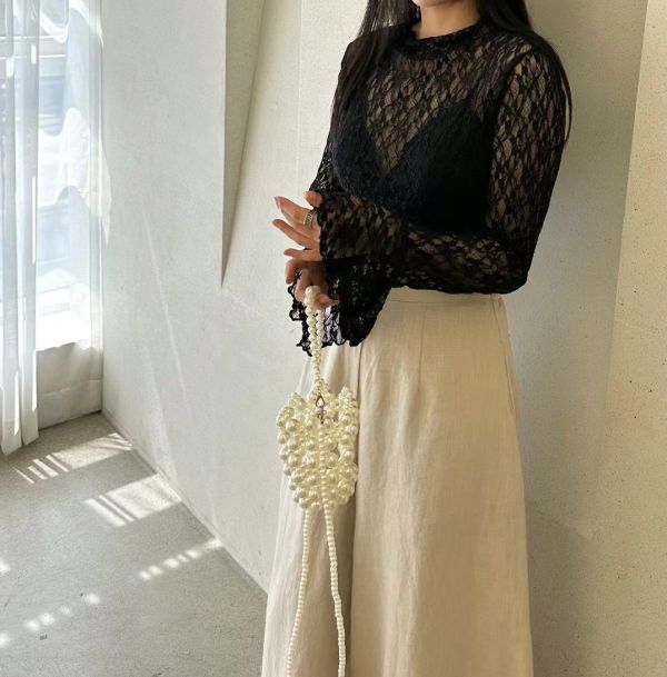 正韓優雅蕾絲簍空長袖上衣 正韓時尚穿搭,韓國時尚穿搭,正韓服飾,正韓衣服,正韓百搭服飾,正韓衣服穿搭,正韓百搭服飾,韓國服裝,韓國衣服,韓國服飾,正韓時尚休閒穿搭,韓國襯衫,正韓蕾絲上衣,正韓蕾絲簍空長袖上衣