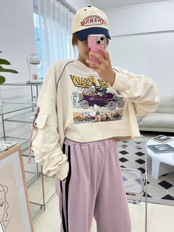 正韓口袋造型袖短版上衣 正韓時尚穿搭,韓國時尚穿搭,正韓服飾,正韓衣服,正韓百搭服飾,正韓衣服穿搭,正韓百搭服飾,韓國服裝,韓國衣服,韓國服飾,正韓時尚休閒穿搭,正韓圓領上衣,韓國短板上衣,正韓長袖上衣,韓國長袖上衣