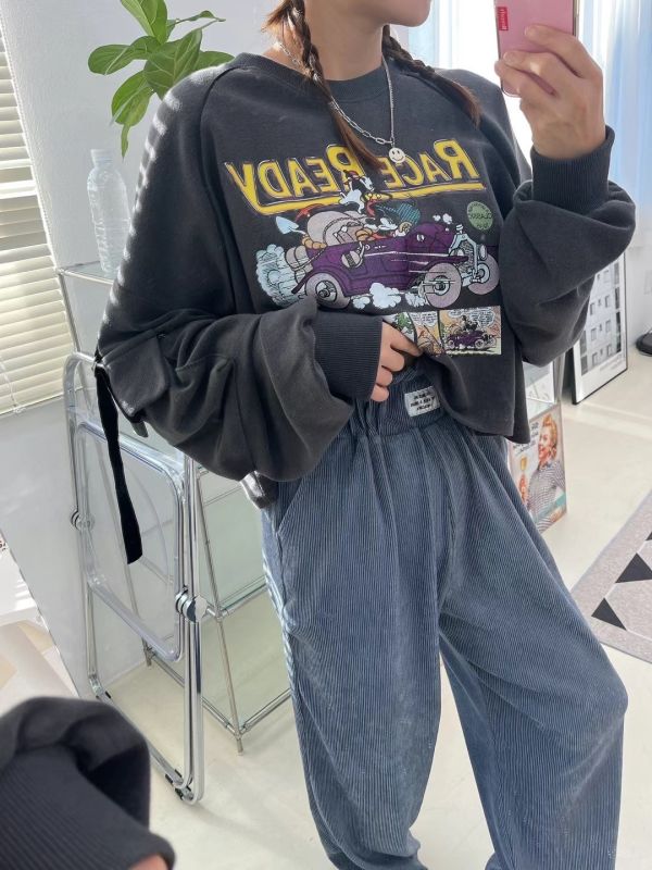 正韓口袋造型袖短版上衣 正韓時尚穿搭,韓國時尚穿搭,正韓服飾,正韓衣服,正韓百搭服飾,正韓衣服穿搭,正韓百搭服飾,韓國服裝,韓國衣服,韓國服飾,正韓時尚休閒穿搭,正韓圓領上衣,韓國短板上衣,正韓長袖上衣,韓國長袖上衣