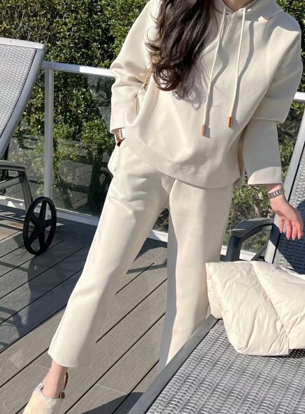 正韓休閒九分褲套裝 正韓時尚穿搭,韓國時尚穿搭,正韓褲子,正韓棉褲,正韓休閒穿搭,正韓套裝,正韓休閒風,正韓休閒褲,韓國褲子,韓國休閒褲,韓國休閒風,韓國休閒套裝,韓國休閒穿搭,正韓條紋套裝