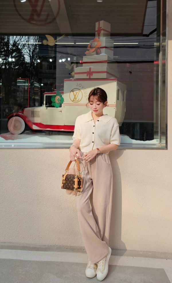 正韓顯瘦長加絨燈芯絨褲 正韓時尚穿搭,韓國時尚穿搭,正韓服飾,正韓衣服,正韓百搭服飾,正韓衣服穿搭,正韓百搭服飾,韓國服裝,韓國衣服,韓國服飾,正韓休閒穿搭,韓國休閒穿搭,正韓燈芯絨褲,韓國燈芯絨褲,正韓加絨褲,韓國加絨褲