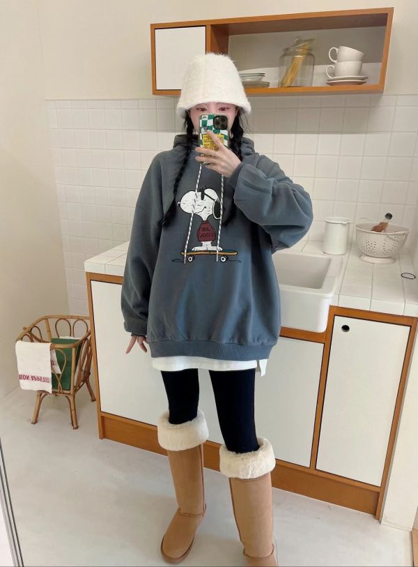 正韓百搭卡通圖長袖長版帽T 正韓時尚穿搭,韓國時尚穿搭,正韓服飾,正韓衣服,正韓百搭服飾,正韓衣服穿搭,正韓百搭服飾,韓國服裝,韓國衣服,韓國服飾,正韓時尚休閒穿搭,韓國時尚運動穿搭,正韓帽T,韓國帽T,正韓長袖上衣,韓國長袖上衣