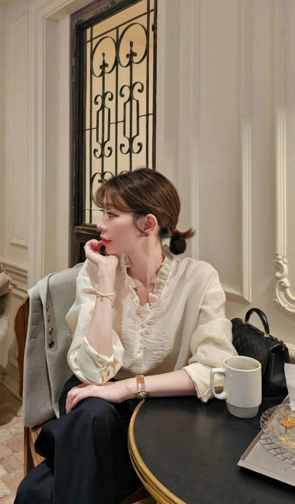 正韓半透明感天絲羊毛荷葉襯衫 正韓時尚穿搭,韓國時尚穿搭,正韓服飾,正韓衣服,正韓百搭服飾,正韓衣服穿搭,正韓百搭服飾,韓國服裝,韓國衣服,韓國服飾,正韓時尚休閒穿搭,韓國襯衫,正韓襯衫,正韓天絲羊毛荷葉襯衫