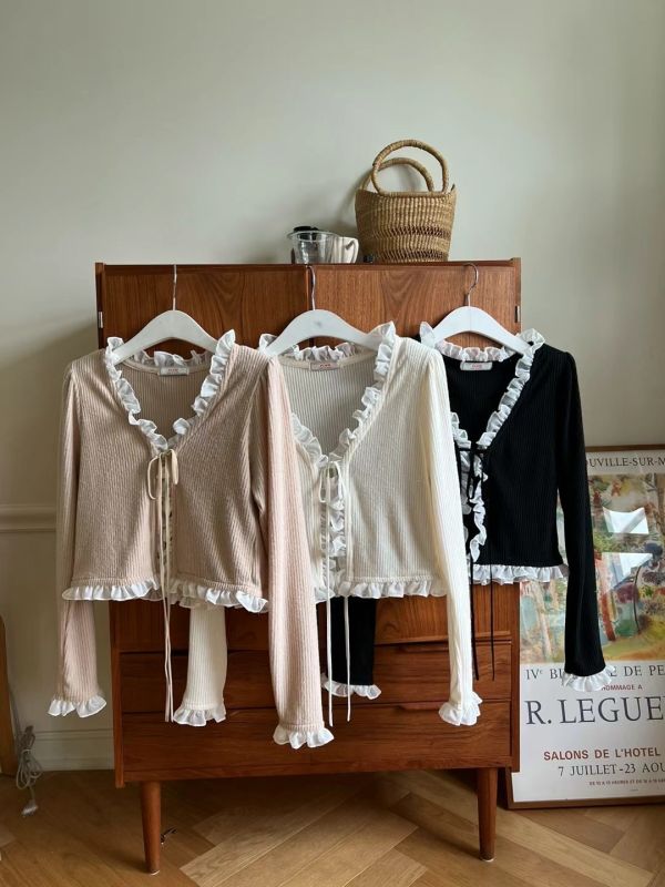 正韓蕾絲花邊綁帶薄外套 正韓時尚穿搭,韓國時尚穿搭,正韓服飾,正韓衣服,正韓百搭服飾,正韓衣服穿搭,正韓百搭外套,韓國服裝,韓國衣服,韓國服飾,正韓時尚穿搭,韓國洋裝,正韓外套,韓國外套,正韓薄外套,韓國薄外套