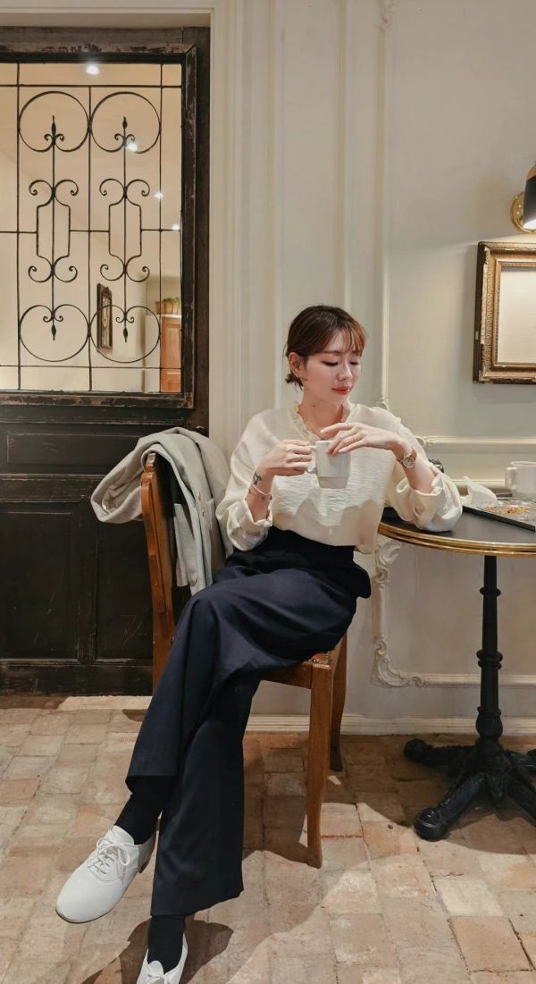 正韓半透明感天絲羊毛荷葉襯衫 正韓時尚穿搭,韓國時尚穿搭,正韓服飾,正韓衣服,正韓百搭服飾,正韓衣服穿搭,正韓百搭服飾,韓國服裝,韓國衣服,韓國服飾,正韓時尚休閒穿搭,韓國襯衫,正韓襯衫,正韓天絲羊毛荷葉襯衫