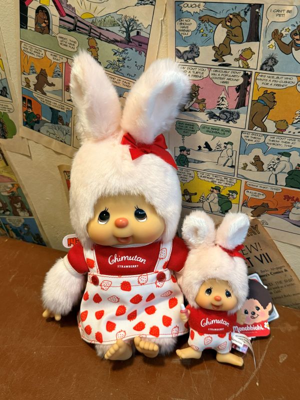 正版  Monchhichi x Chimutan STRAWBERRY  兔子夢奇奇吊飾鑰匙圈 