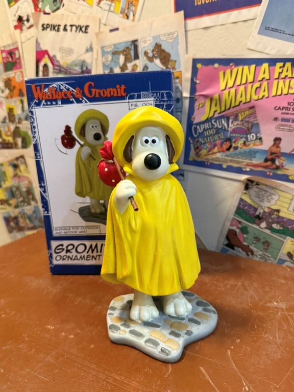 2019年 Gromit 羅米特 穿著雨衣 花園 雕像 