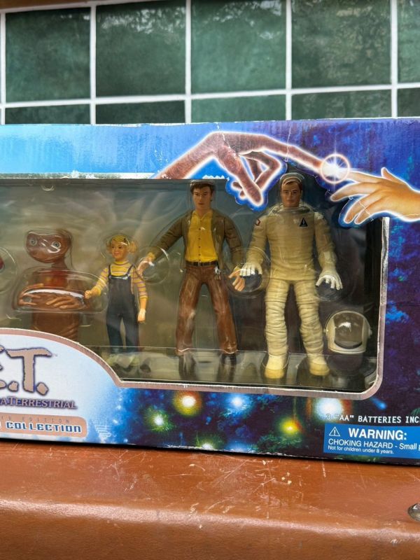 2001年 Toys “R” Us - E.T. 音效公仔組 