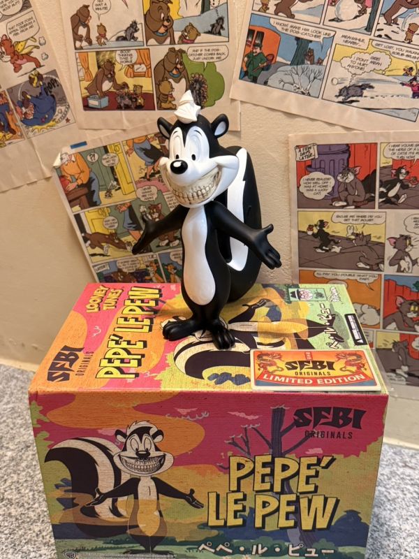 Pepe Le Pew Figure Ron English 佩佩·樂皮尤 