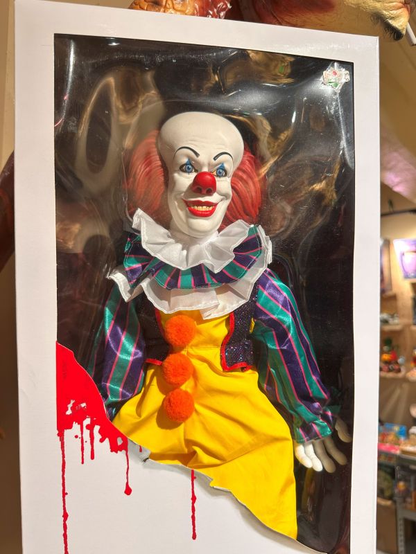 Pennywise Mezco Roto Plush IT Doll 潘尼懷斯 