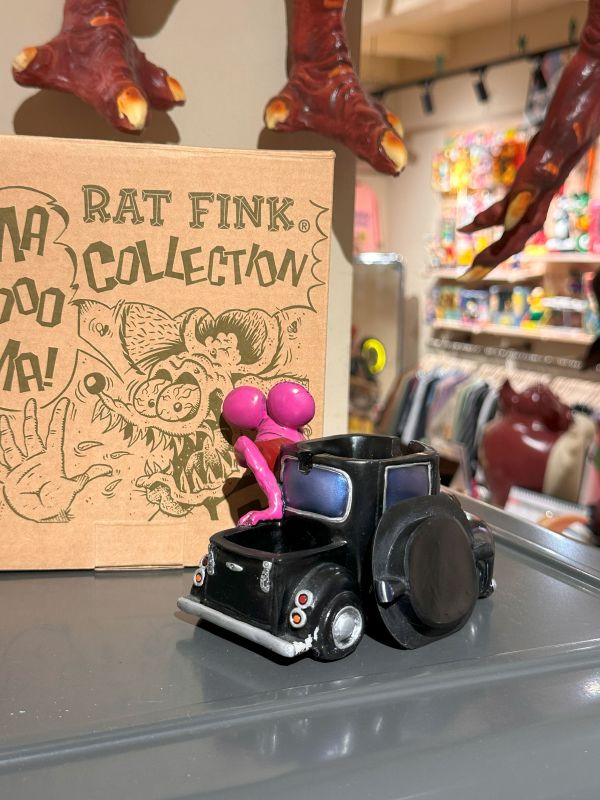 2004年 Rat fink 老鼠芬克 樹酯皮卡汽車煙灰缸 黑粉 