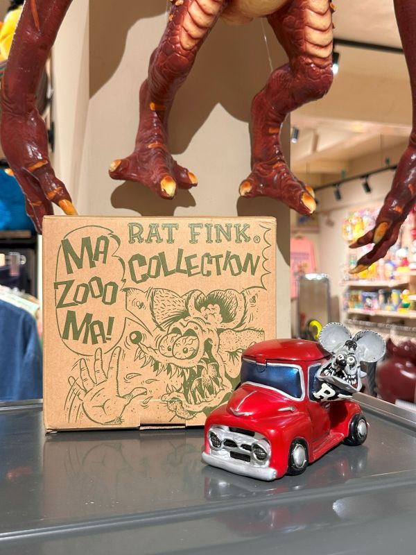 2004年 Rat fink 老鼠芬克 樹酯皮卡汽車煙灰缸 灰紅 