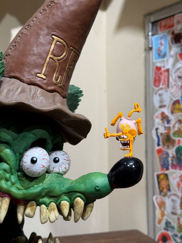 2013年 藝術家Ed ”Big Daddy“ Roth 創作的 RatFink 1 ：1頭雕 