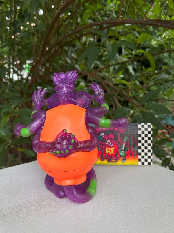 2024年 RAT FINK MXMXM “ASURA  萬聖節 半透明 阿修羅六手軟膠公仔 