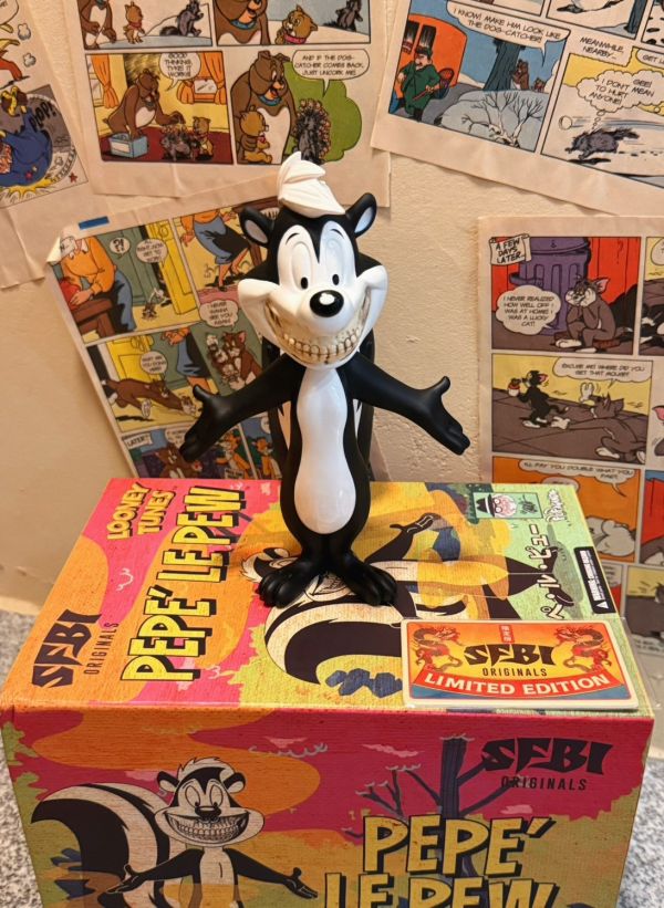 Pepe Le Pew Figure Ron English 佩佩·樂皮尤 