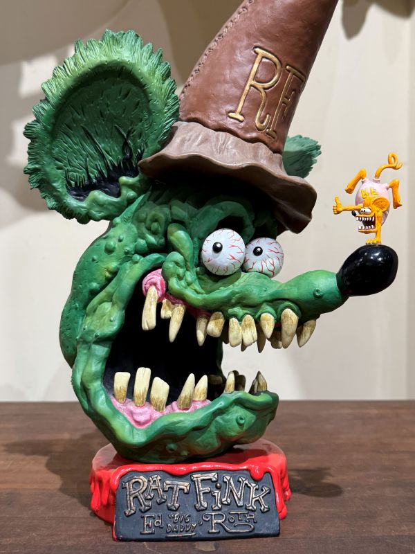 2013年 藝術家Ed ”Big Daddy“ Roth 創作的 RatFink 1 ：1頭雕 