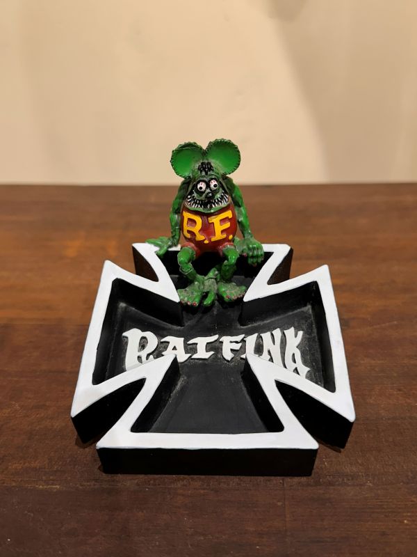2007年 Rat Fink Big Daddy 十字煙灰缸 芬克鼠 